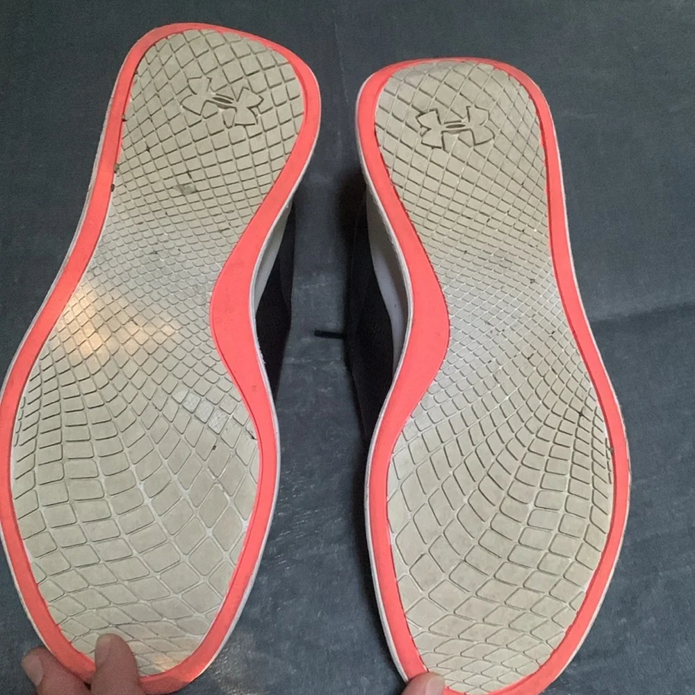 Under Armour - Lots of Life Left! - Picture 7 of 8